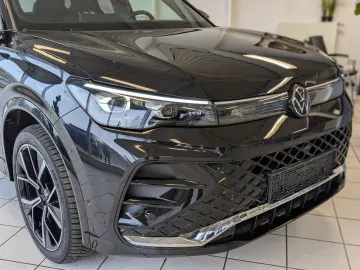 VW Tiguan 2.0TDI R-Line 4M Pano H K AHK Matrix 20