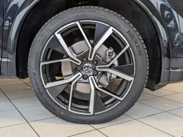 VW Tiguan 2.0TDI R-Line 4M Pano H K AHK Matrix 20