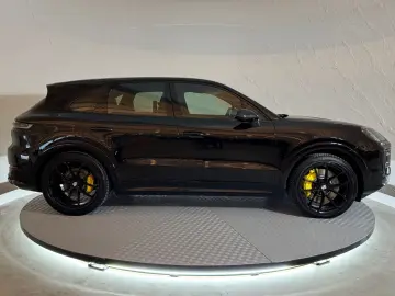 PORSCHE Cayenne S