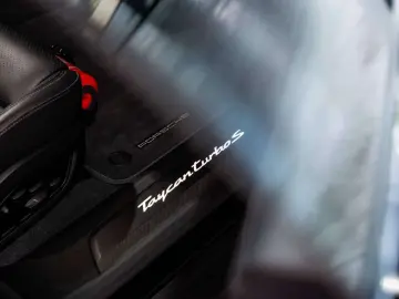 PORSCHE Taycan Turbo S Cross Turismo 93.4 kWh - PCCB - L