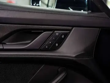 PORSCHE Taycan Turbo S Cross Turismo 93.4 kWh - PCCB - L
