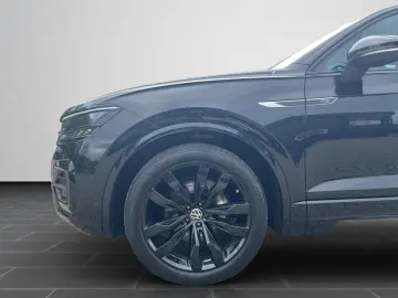 VW Touareg 3.0 V6 TDI R-Line PANO STD-HEIZUNG AHK B