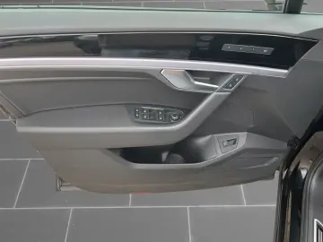 VW Touareg 3.0 V6 TDI R-Line PANO STD-HEIZUNG AHK B