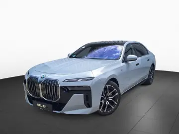 BMW 740d xDrive M Sport DA PA-Pro B&W Standh Sky AHK