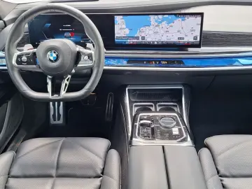 BMW 740d xDrive M Sport DA PA-Pro B&W Standh Sky AHK