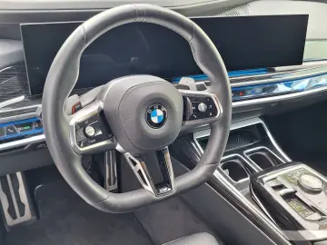 BMW 740d xDrive M Sport DA PA-Pro B&W Standh Sky AHK