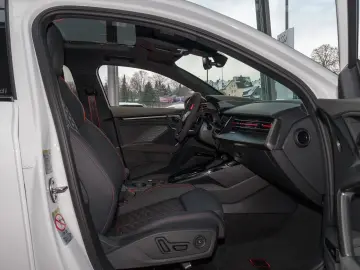 Audi RS3 LIMO  FRÜHLINGS-SPECIAL