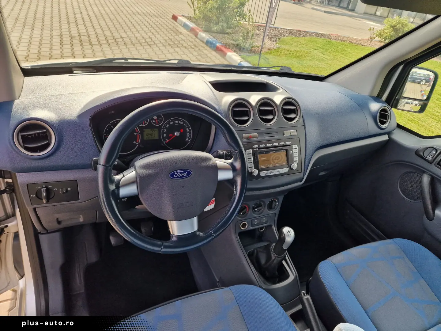 Ford Transit Connect 1.8TDCi - Acum si Rate