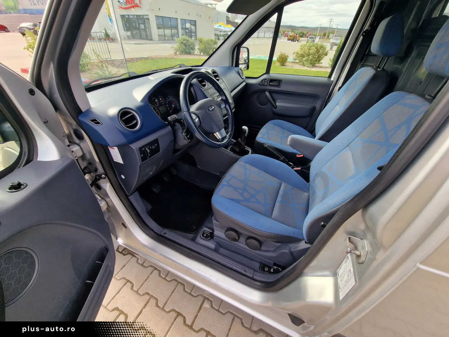 Ford Transit Connect 1.8TDCi - Acum si Rate