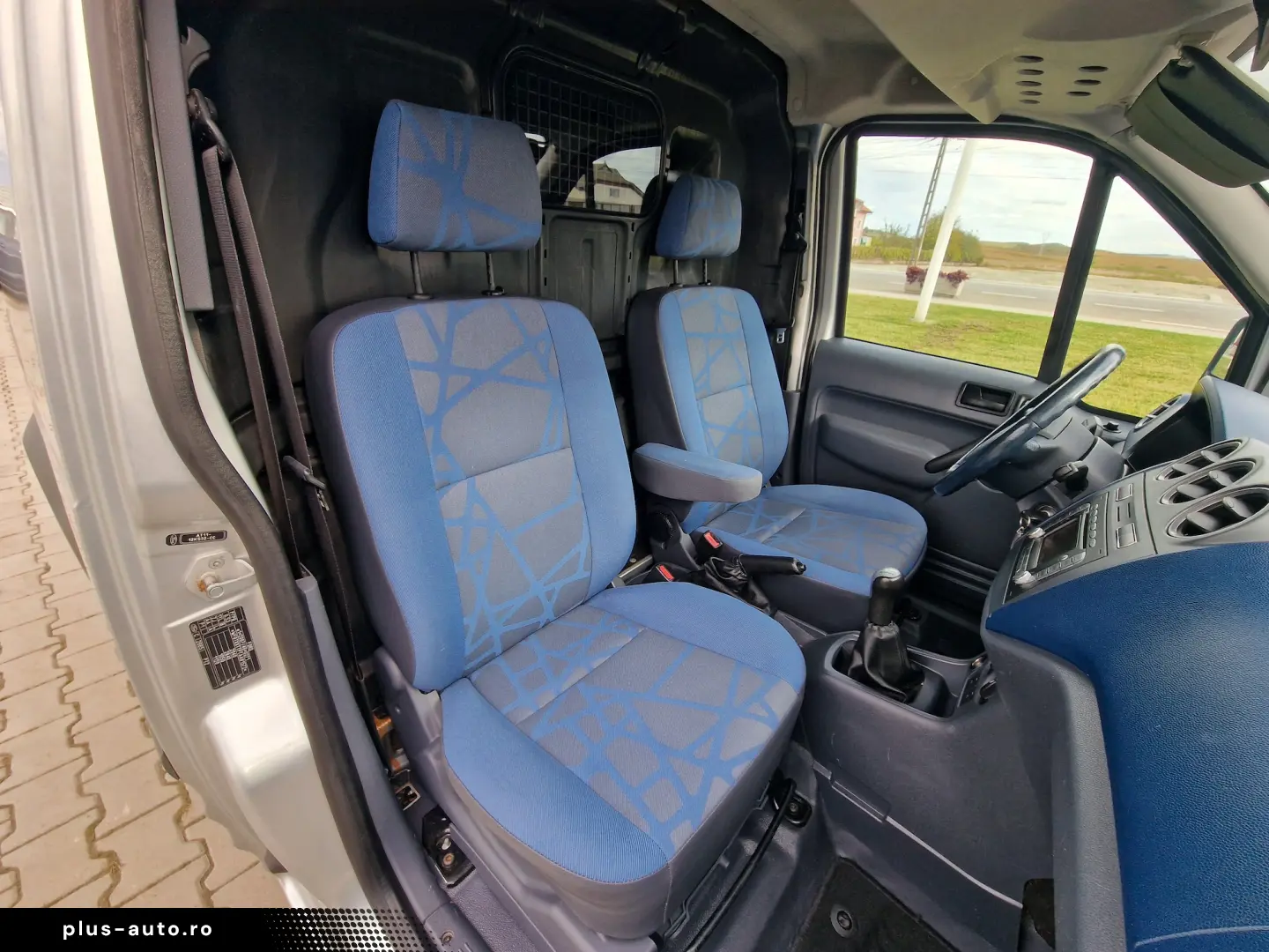 Ford Transit Connect 1.8TDCi - Acum si Rate