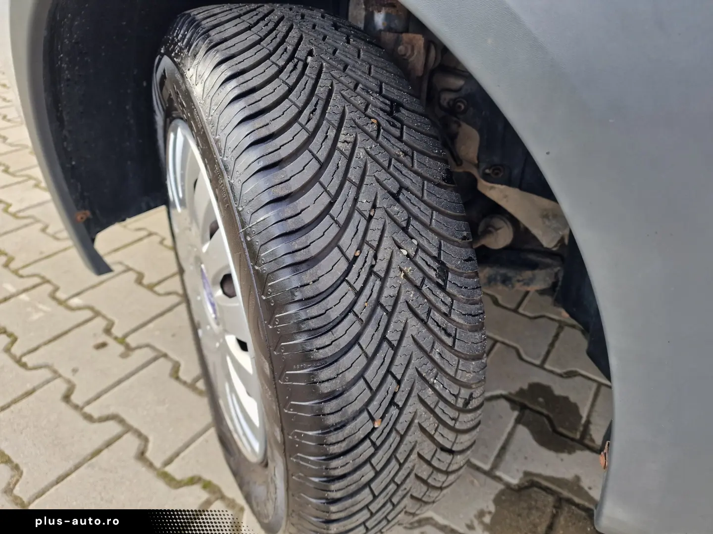 Ford Transit Connect 1.8TDCi - Acum si Rate