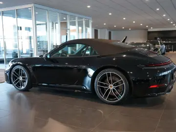 Porsche 992.2 Carrera 4S Cabrio   SportDesign   18-Wege