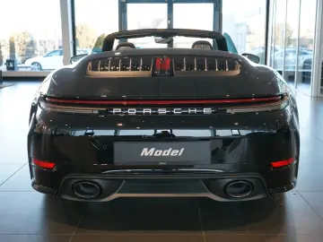 Porsche 992.2 Carrera 4S Cabrio   SportDesign   18-Wege