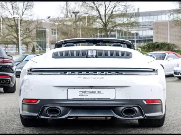 Porsche 992 911 Carrera S Cabriolet InnoDrive Sport Exhaust