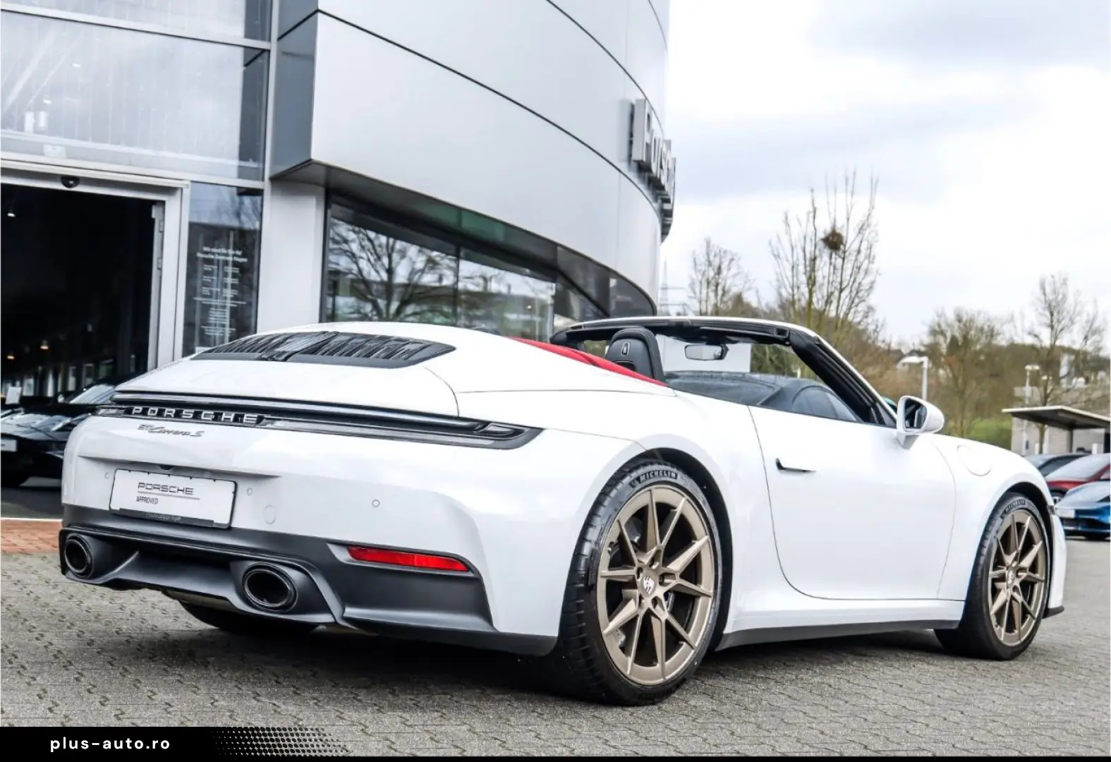 Porsche 992 911 Carrera S Cabriolet InnoDrive Sport Exhaust