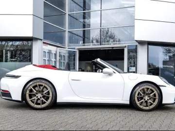Porsche 992 911 Carrera S Cabriolet InnoDrive Sport Exhaust