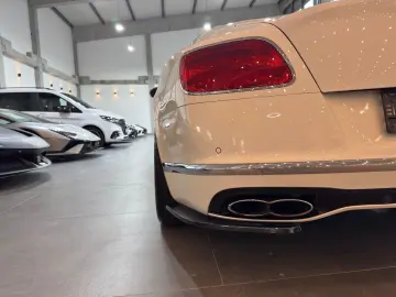 BENTLEY Continental GT 4.0 V8 4WD Automatik Carbon ACC