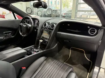BENTLEY Continental GT 4.0 V8 4WD Automatik Carbon ACC