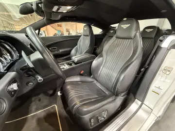 BENTLEY Continental GT 4.0 V8 4WD Automatik Carbon ACC