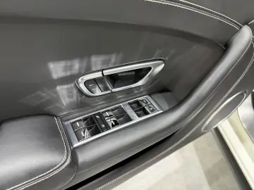 BENTLEY Continental GT 4.0 V8 4WD Automatik Carbon ACC