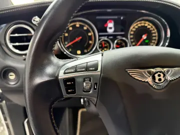 BENTLEY Continental GT 4.0 V8 4WD Automatik Carbon ACC