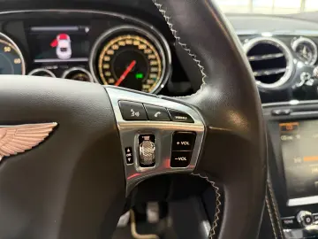 BENTLEY Continental GT 4.0 V8 4WD Automatik Carbon ACC