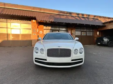 BENTLEY FLYING SPUR SERVICE NEU VOLL NAVI LED GARANTIE