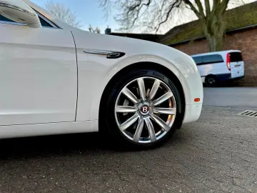 BENTLEY FLYING SPUR SERVICE NEU VOLL NAVI LED GARANTIE