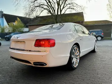 BENTLEY FLYING SPUR SERVICE NEU VOLL NAVI LED GARANTIE