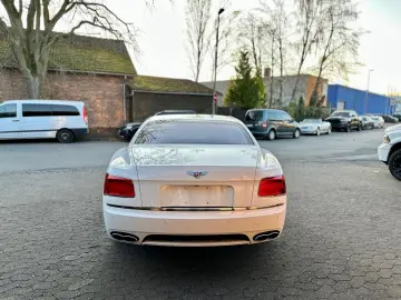 BENTLEY FLYING SPUR SERVICE NEU VOLL NAVI LED GARANTIE