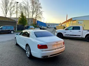 BENTLEY FLYING SPUR SERVICE NEU VOLL NAVI LED GARANTIE