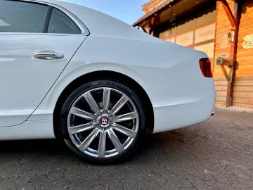 BENTLEY FLYING SPUR SERVICE NEU VOLL NAVI LED GARANTIE