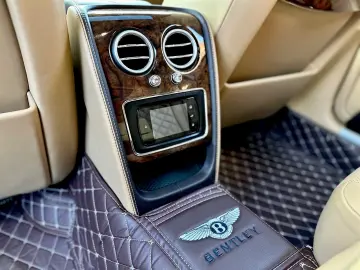 BENTLEY FLYING SPUR SERVICE NEU VOLL NAVI LED GARANTIE