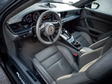 PORSCHE 911 Carrera 4 GTS MATRIX.ABST.BOSE.VOLL.FOLIERT.
