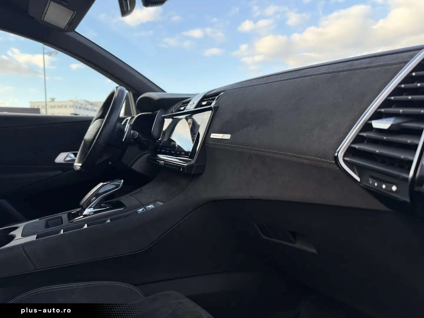 DS 7 Crossback 1.6 PHeV AWD 300 EAT8 PERFORMANCE LINE