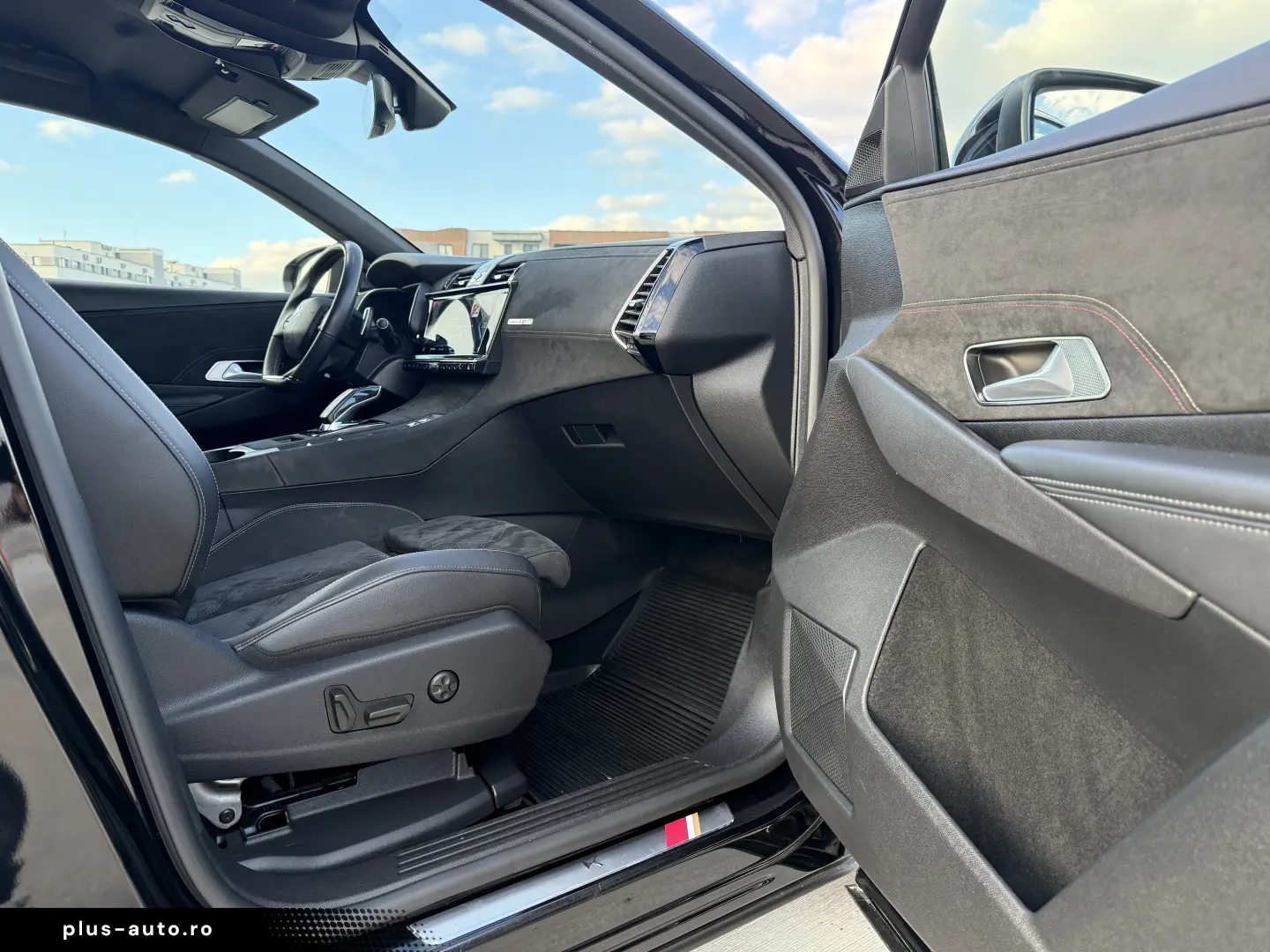DS 7 Crossback 1.6 PHeV AWD 300 EAT8 PERFORMANCE LINE