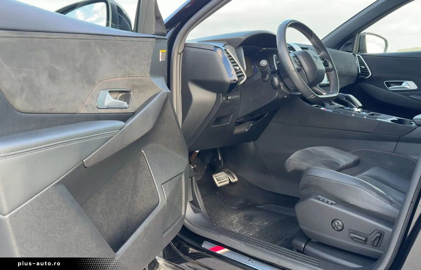 DS 7 Crossback 1.6 PHeV AWD 300 EAT8 PERFORMANCE LINE