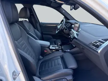 BMW X3 xDrive20d M faruri Laser Harman Kardon
