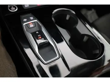 AUDI Q6 e-tron S line 360  20inch; Beifahrerdisp. Matrix