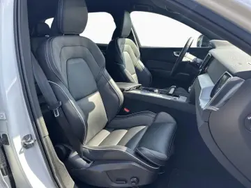 VOLVO XC60 Tempomat  LED Memory SitzHz PDC Bluetooth