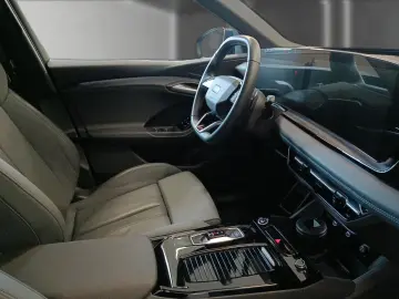 AUDI Q6 e-tron quattro 100kWh S-Line Matrix 360  LM20