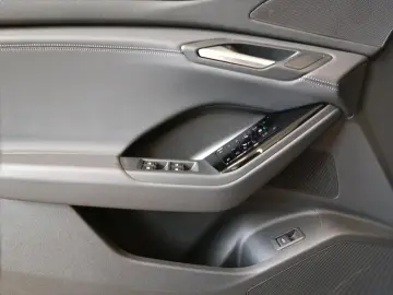 AUDI Q6 e-tron quattro 100kWh S-Line Matrix 360  LM20