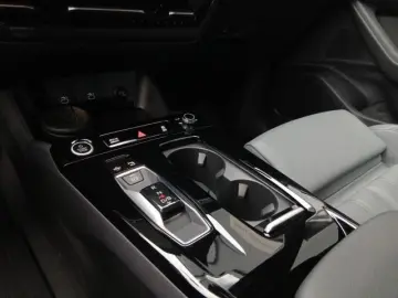 AUDI Q6 e-tron qu. S line  MATRIX 360  PARKASSIST
