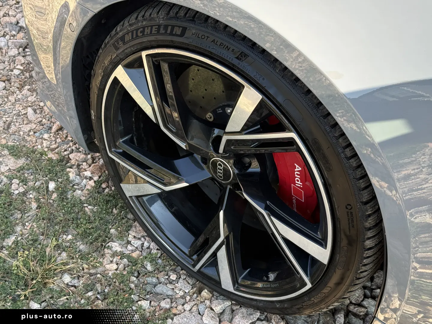 Audi RS6 C8 Alcantara 360 B&O Frane Ceramice Laser Matrix