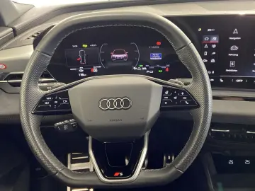 AUDI Q6 e-tron quattro  Matrix Tech plus