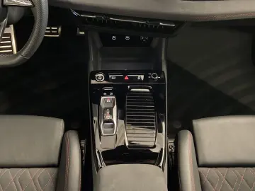 AUDI Q6 e-tron quattro  Matrix Tech plus