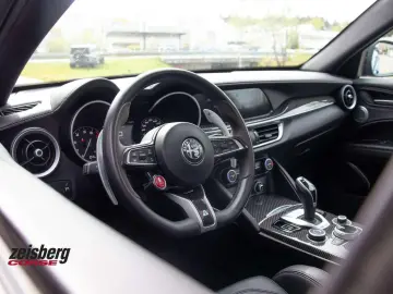 ALFA ROMEO Stelvio QV 2.9l V6 AT8-Q4 Pano vom AR Vertragshä