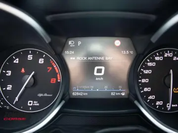 ALFA ROMEO Stelvio QV 2.9l V6 AT8-Q4 Pano vom AR Vertragshä