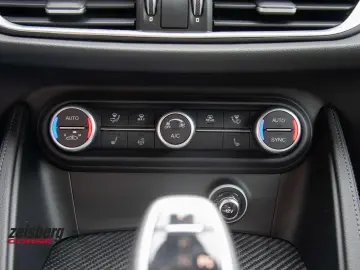 ALFA ROMEO Stelvio QV 2.9l V6 AT8-Q4 Pano vom AR Vertragshä