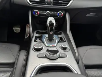 ALFA ROMEO Giulia MY23 Veloce 2.0 Turbo 16V 206kW AT